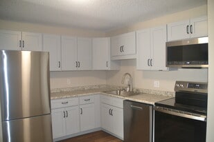 Building Photo - 12 Saint James Pl