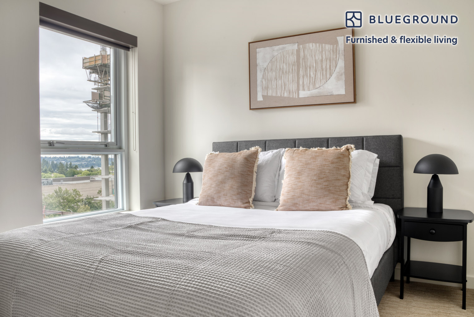 Building Photo - 10349 NE 10th St