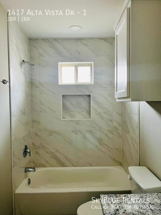 Building Photo - 1417 Alta Vista Dr