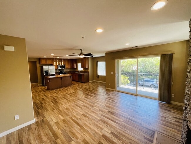 Building Photo - Single Family Residence