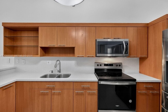 Building Photo - 2141 W 53rd St