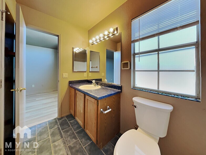 Building Photo - 2934 W Laquila Aerie