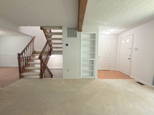 Building Photo - 3 Bed 4 Bath Townhome for Rent in Fairfax, VA!