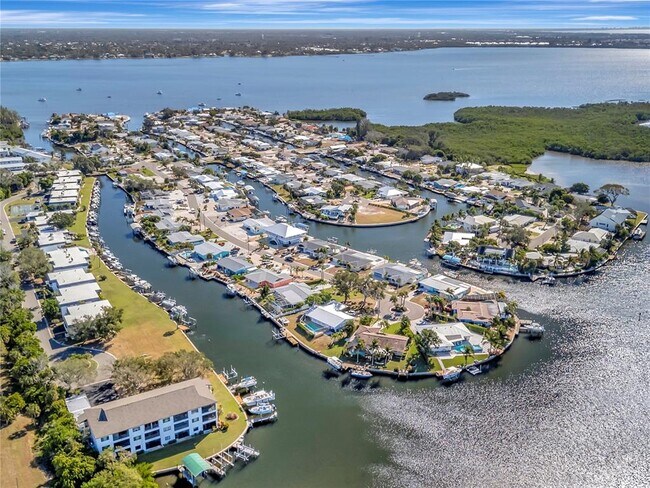 Building Photo - 10432 Sandpiper Rd W