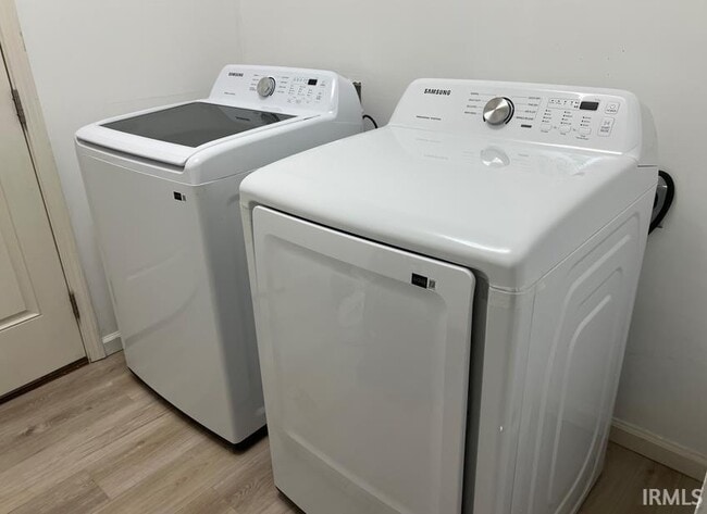 Building Photo - 861 Farrier Pl