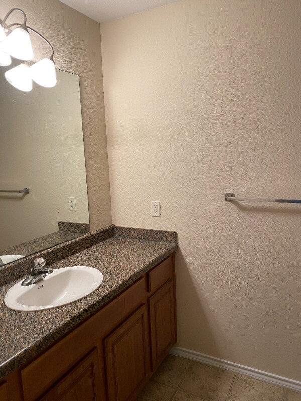 Building Photo - 108 N 6th St