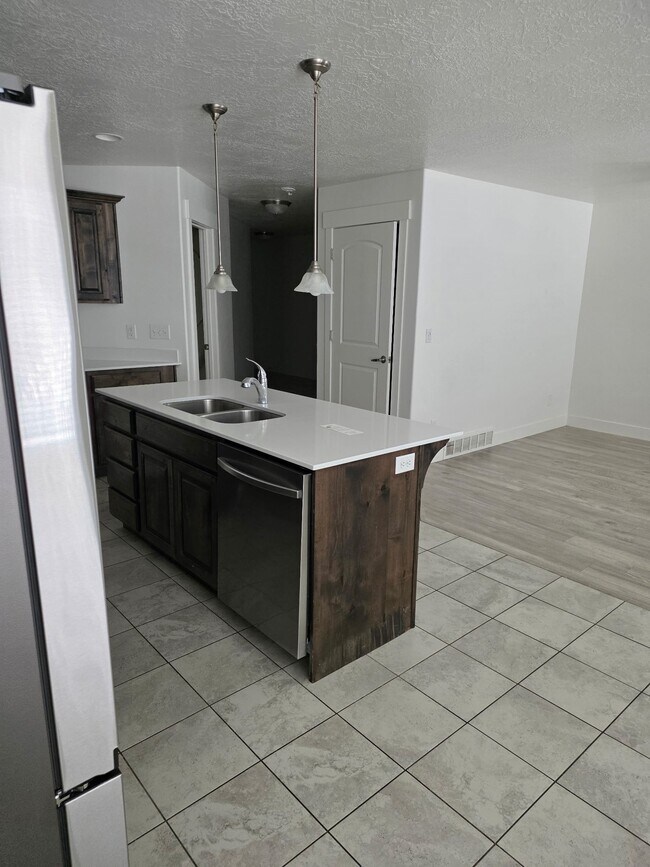 Building Photo - 54 N 2050 W