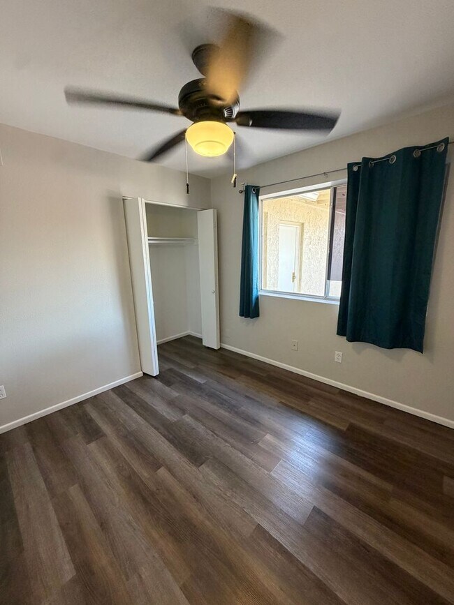 Building Photo - 1431 S Lazona Dr