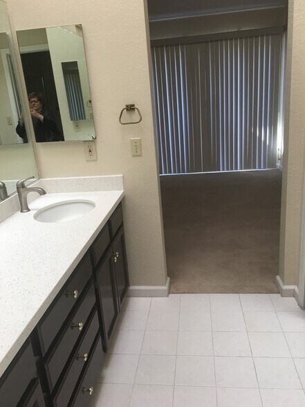 Building Photo - 14315 Seagate Dr