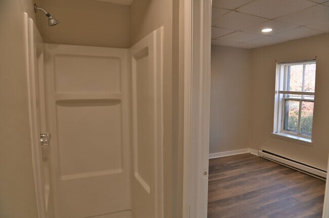 Building Photo - 215 Reily St