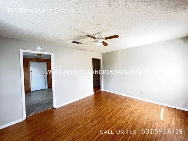 Building Photo - 101 Roosevelt Cir
