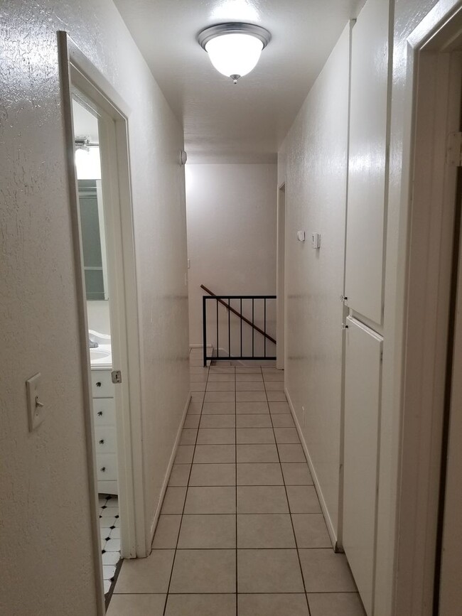 Building Photo - 4 bedroom house for rent
