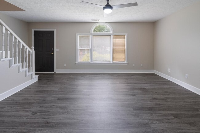 Building Photo - 4071 Hidden Hollow Dr