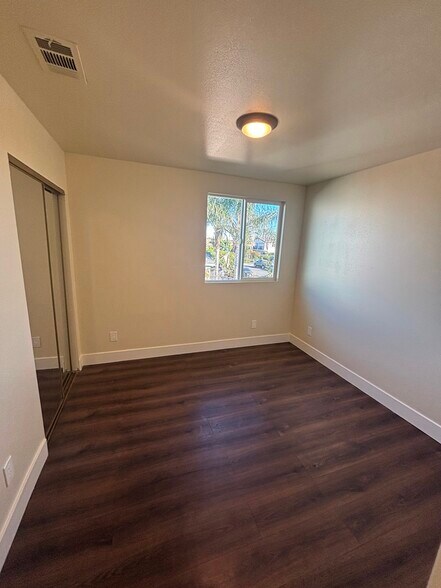 Building Photo - 333 E 69th St