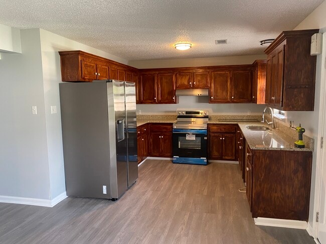 Building Photo - 16 Cypress Dr