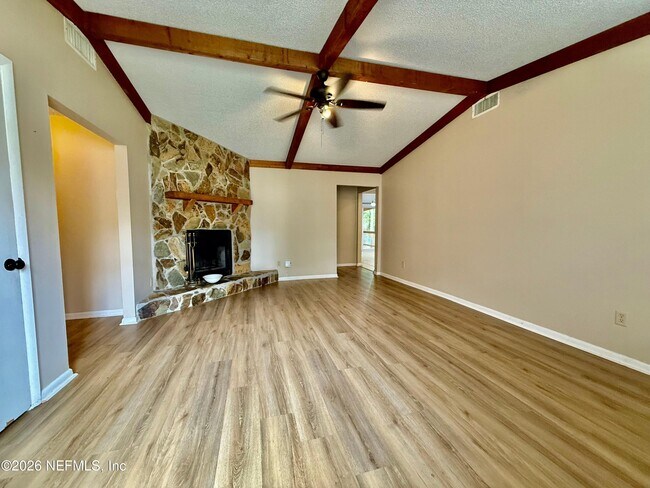 Building Photo - 4949 Azure St