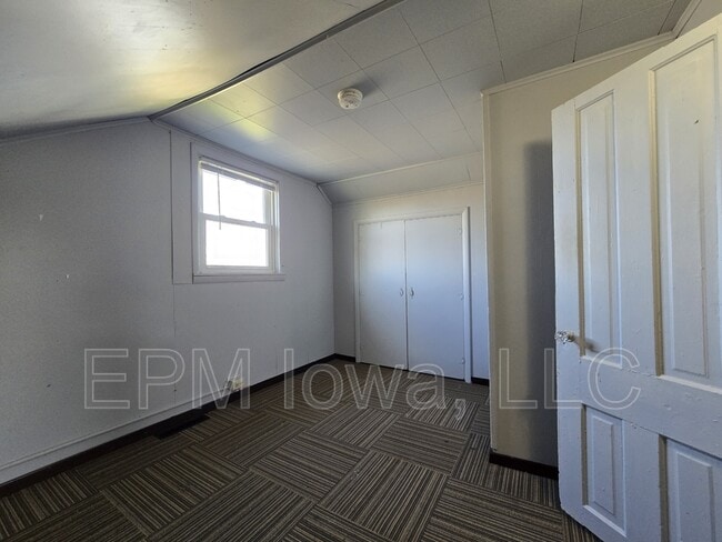 Building Photo - 1017 19th St SE