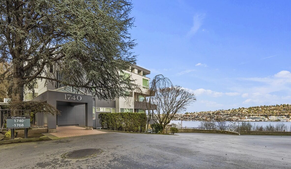 Building Photo - 1768 Aurora Ave N