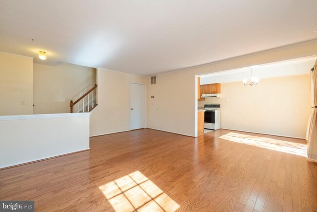 Building Photo - 39 Triple Crown Ct