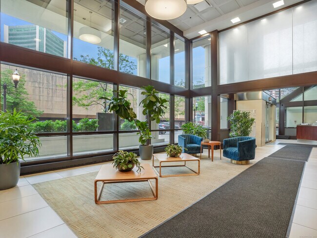 Building Photo - 127 Greyrock Pl