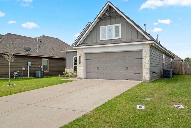 Building Photo - 2131 Naples Wy