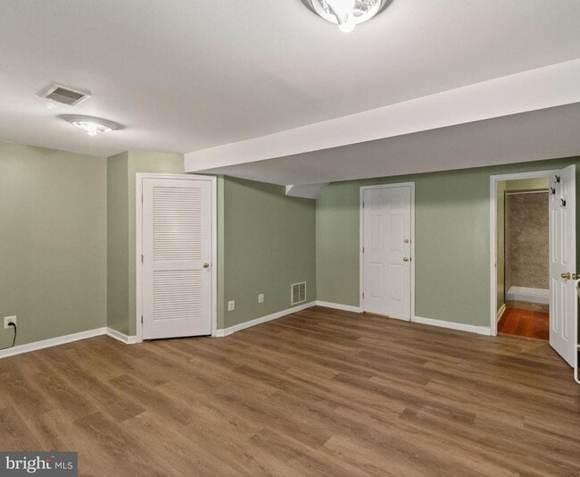Building Photo - 15743 Viewpoint Cir