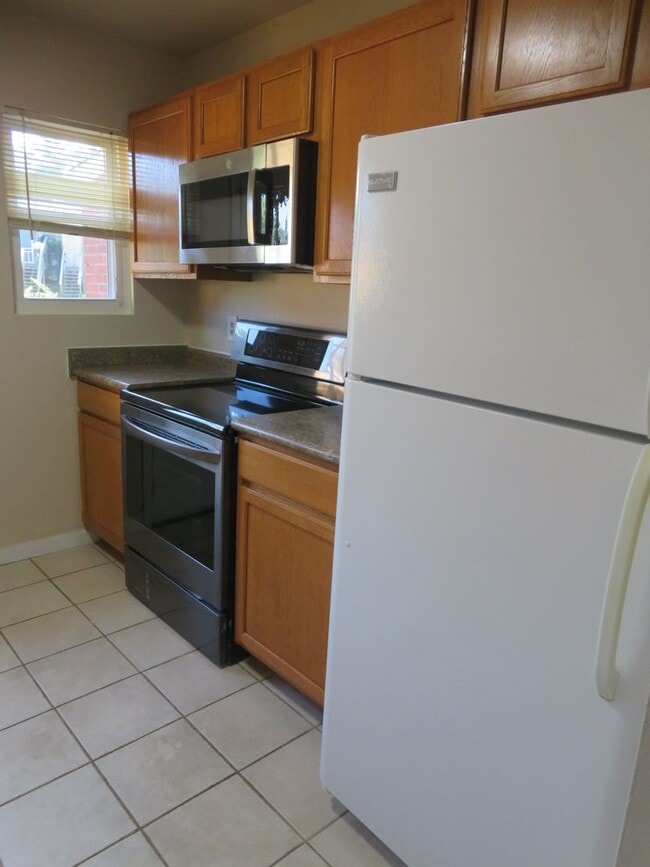 Building Photo - Colonial Heights Virginia