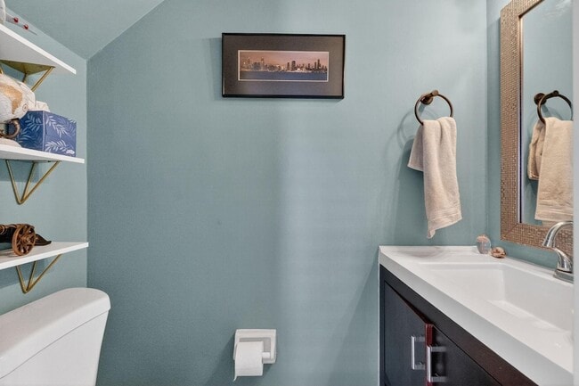 Building Photo - 1531 SE 15th St