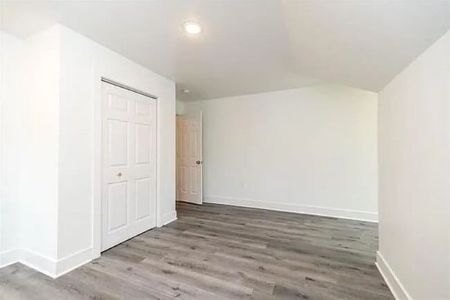 Building Photo - Beautiful 4 Bedroom Newly renovated home!