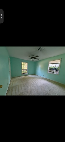 Building Photo - 2102 Elmwood Dr