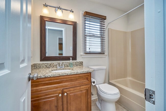 Building Photo - 924 Firefall Ct