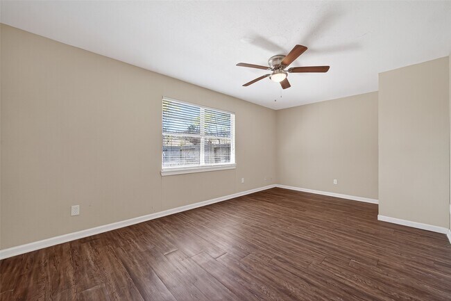 Building Photo - 3927 Prudence Dr