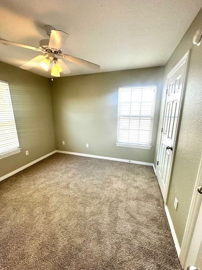 Building Photo - 3705 SW Hansom Loop