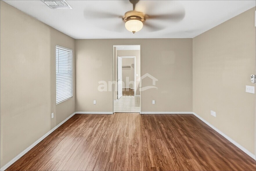 Building Photo - 8462 E Lindner Ave