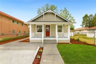 Building Photo - Charming Craftsman Home in Quiet Brighton Neighborhood!
