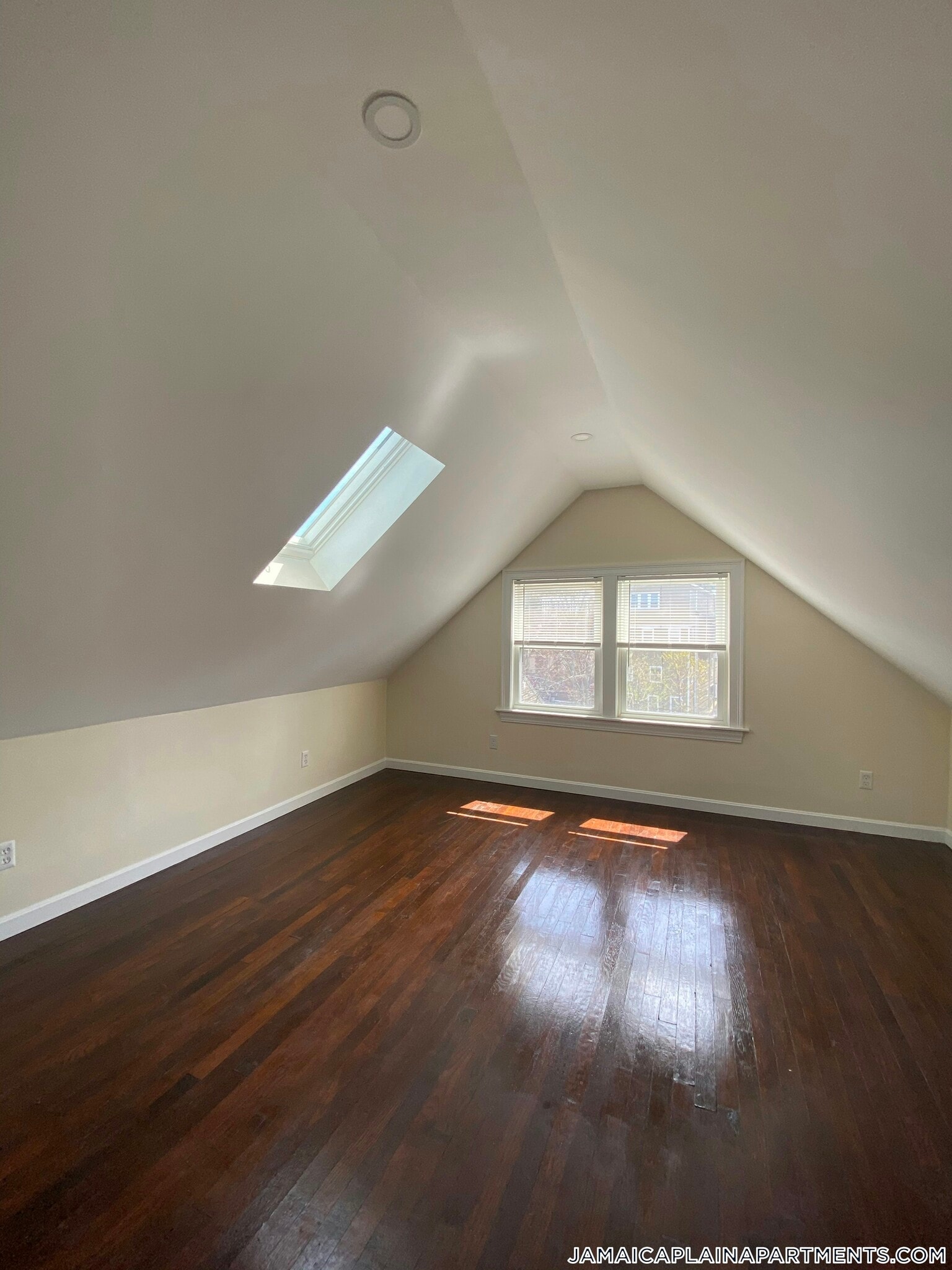 Building Photo - 18 Haverford St