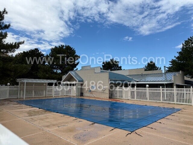 Building Photo - NO DEPOSIT option available for qualified ...