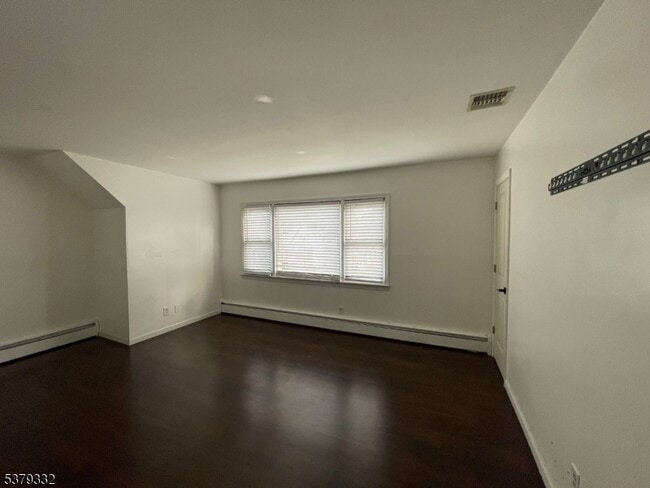 Building Photo - 174 Sheridan Ave