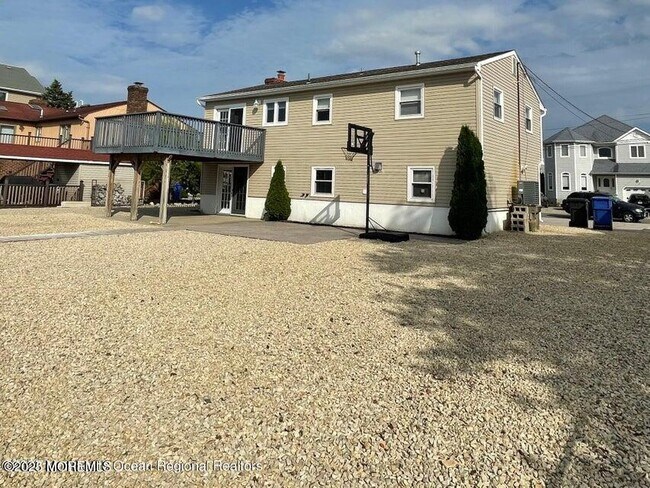 Building Photo - 14 Cayman Ave