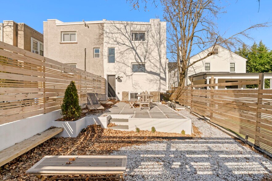 Building Photo - 202 W Wayne Ave