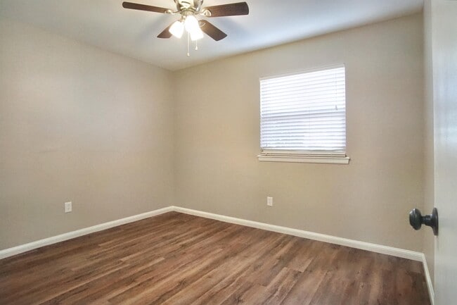 Building Photo - 620 Winding Ln