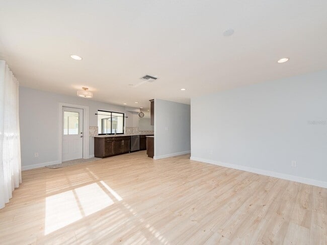 Building Photo - 110 17th St