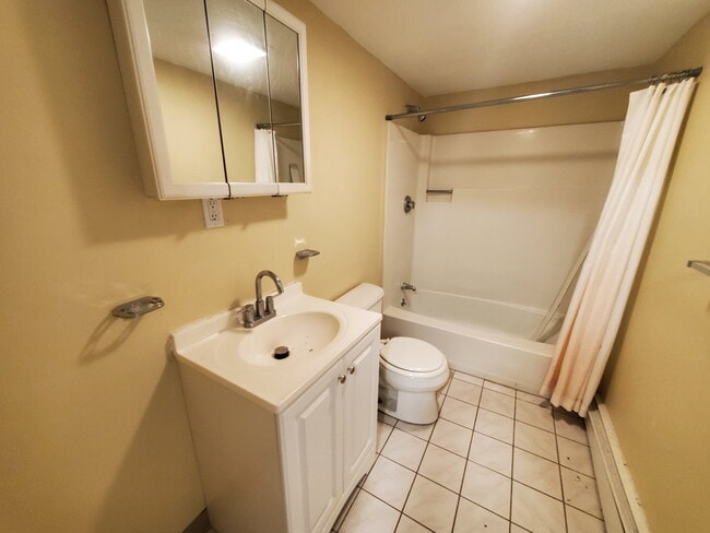 Building Photo - 23 Suffolk St