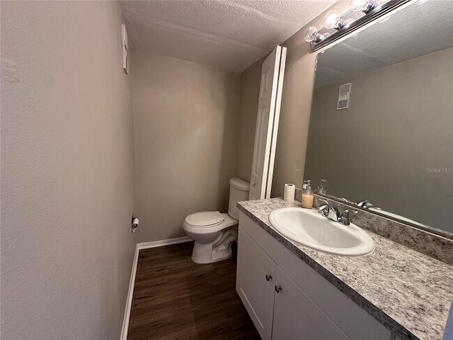 Building Photo - 6060 Village Cir S