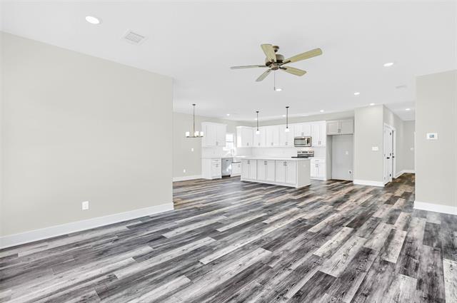 Building Photo - 1807 Boxwood Dr