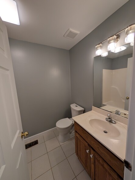 Building Photo - 109 Dickerson Ct