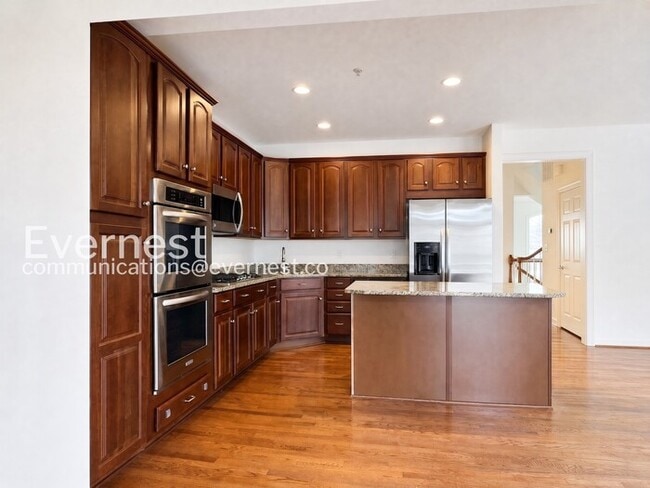 Building Photo - Spacious Living with Fireplace, Deck & Garage / 3 Bed & 4 Bath / Available Now!