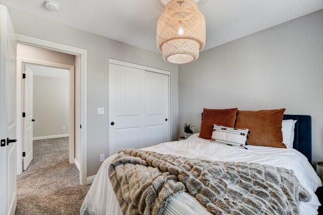 Building Photo - Providence Las Vegas 3 Bed and 3 Bath Home with Gated Community, Modern Upgrades & Resort-Style A...