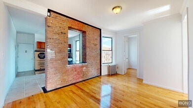 Building Photo - 387 S 4th St