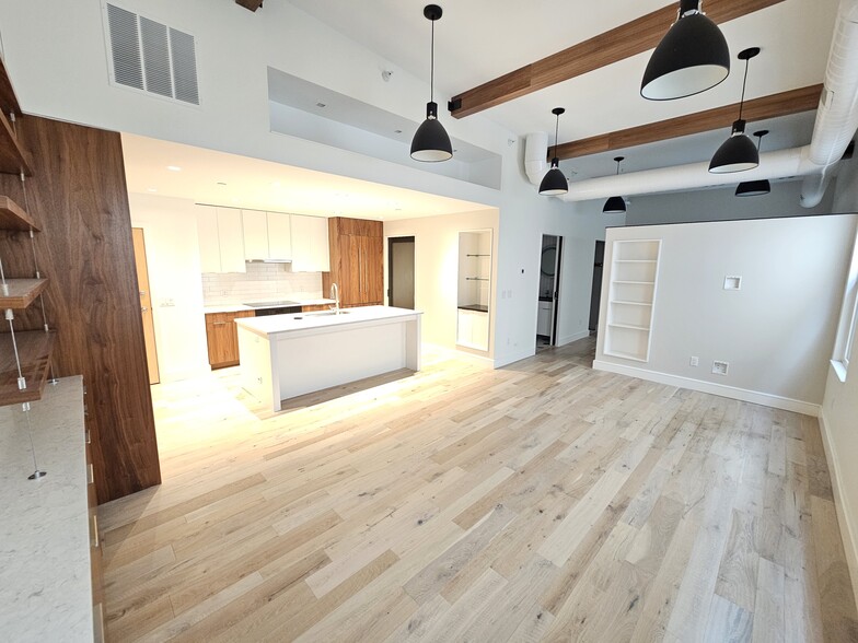 Living / Kitchen / "Office" - 319 Broadway N
